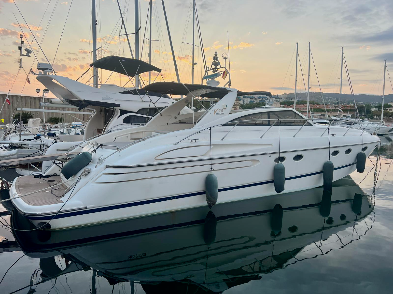 1997 Princess V55 for sale - Catalonia - €165,000