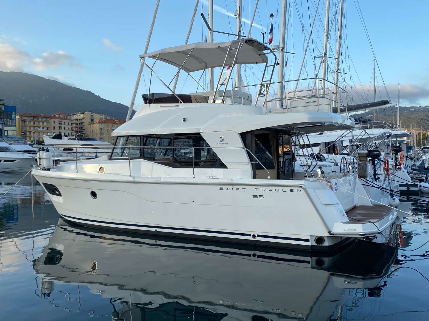 Beneteau SWIFT TRAWLER 35