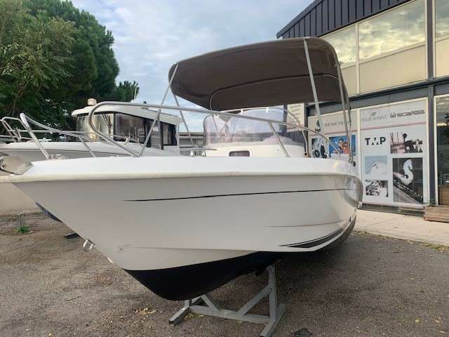 B2 Marine CAP FERRET 652 OPEN