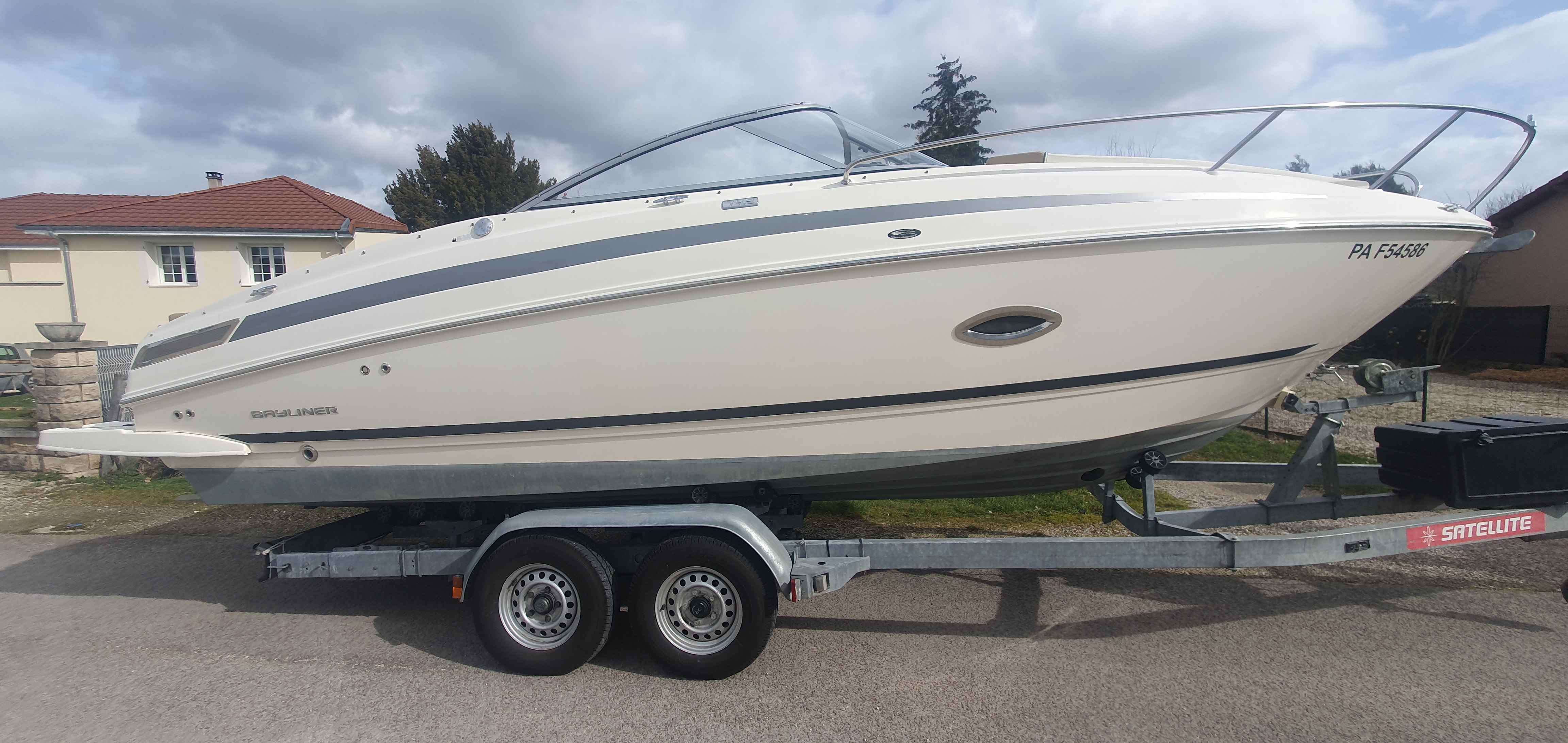 Bayliner BAYLINER 742 CUDDY