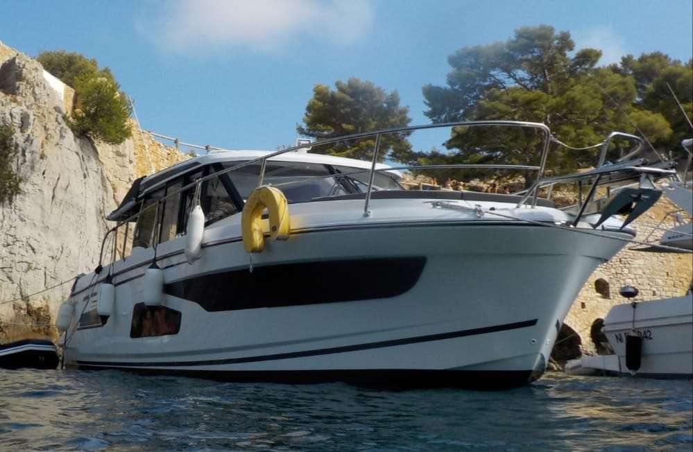 Jeanneau MERRY FISHER 1095