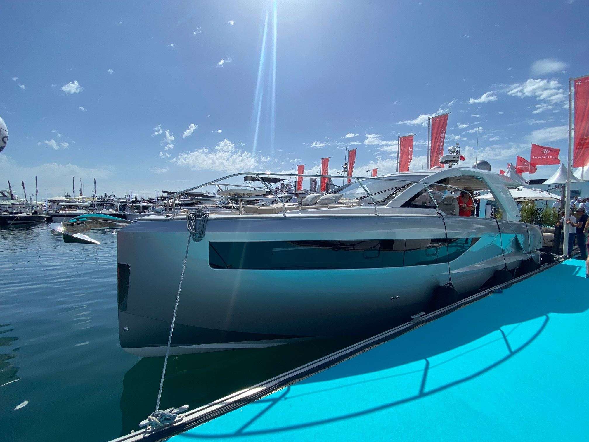 Jeanneau DB 43