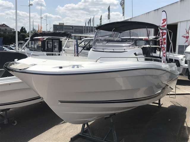 Jeanneau CAP CAMARAT 7.5 CC SERIE 3