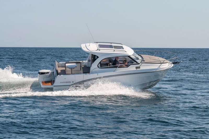 Beneteau ANTARES 8 OB S2