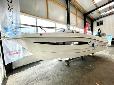 Bateau PACIFIC CRAFT 700 SUN CRUISER neuf France