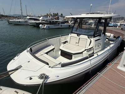 Barca JEANNEAU CAP CAMARAT 10.5 CC usato Francia