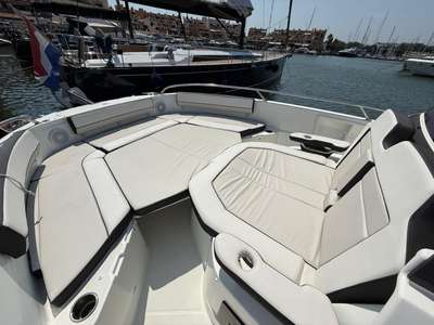 Barca JEANNEAU CAP CAMARAT 10.5 CC usato Francia