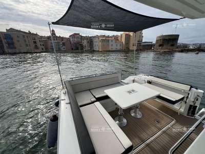 Barca JEANNEAU CAP CAMARAT 10.5 WA usato Francia