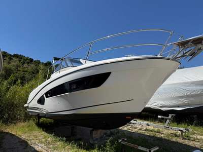 Barca JEANNEAU CAP CAMARAT 10.5 WA usato Francia