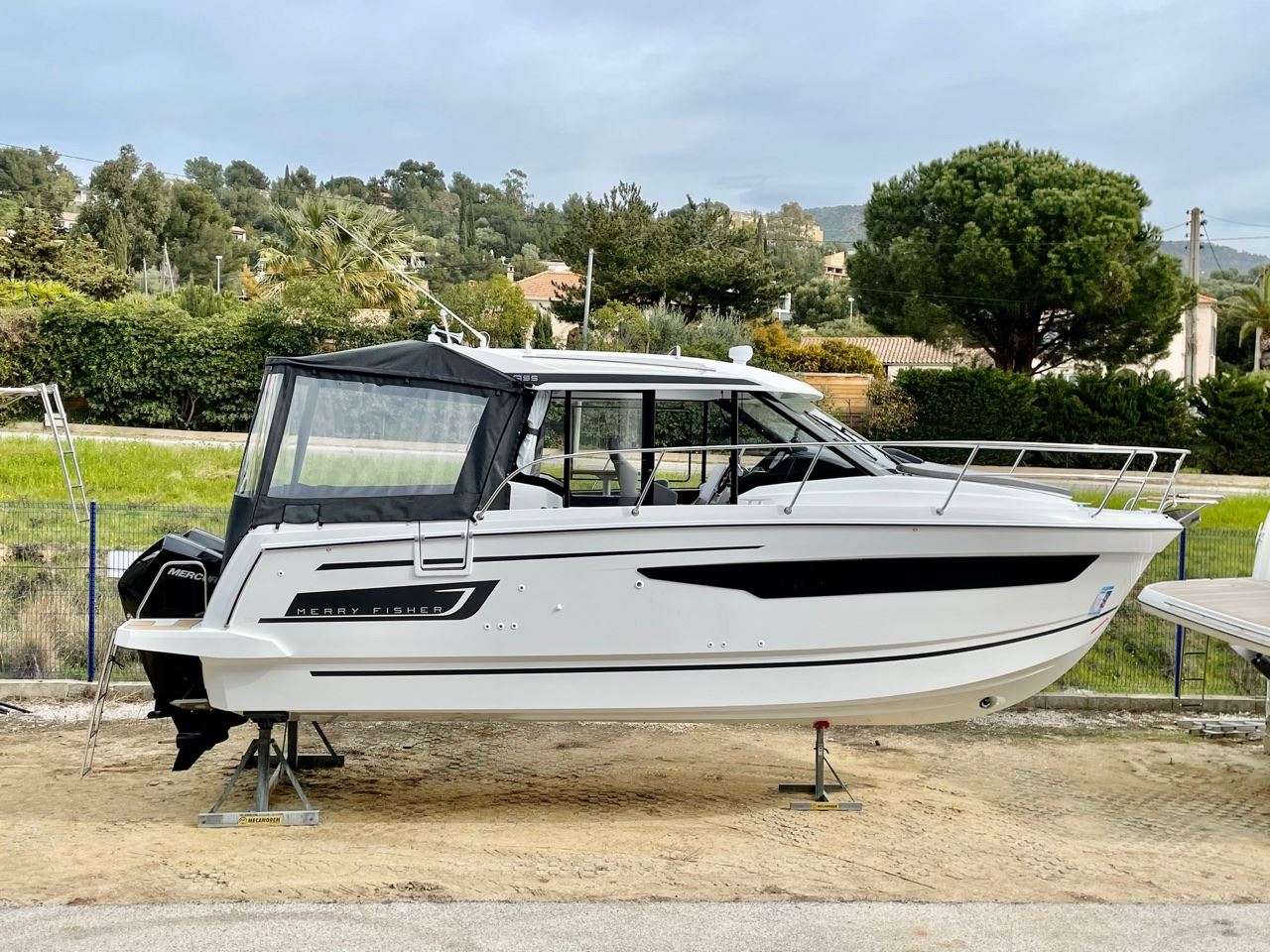 Jeanneau MERRY FISHER 895