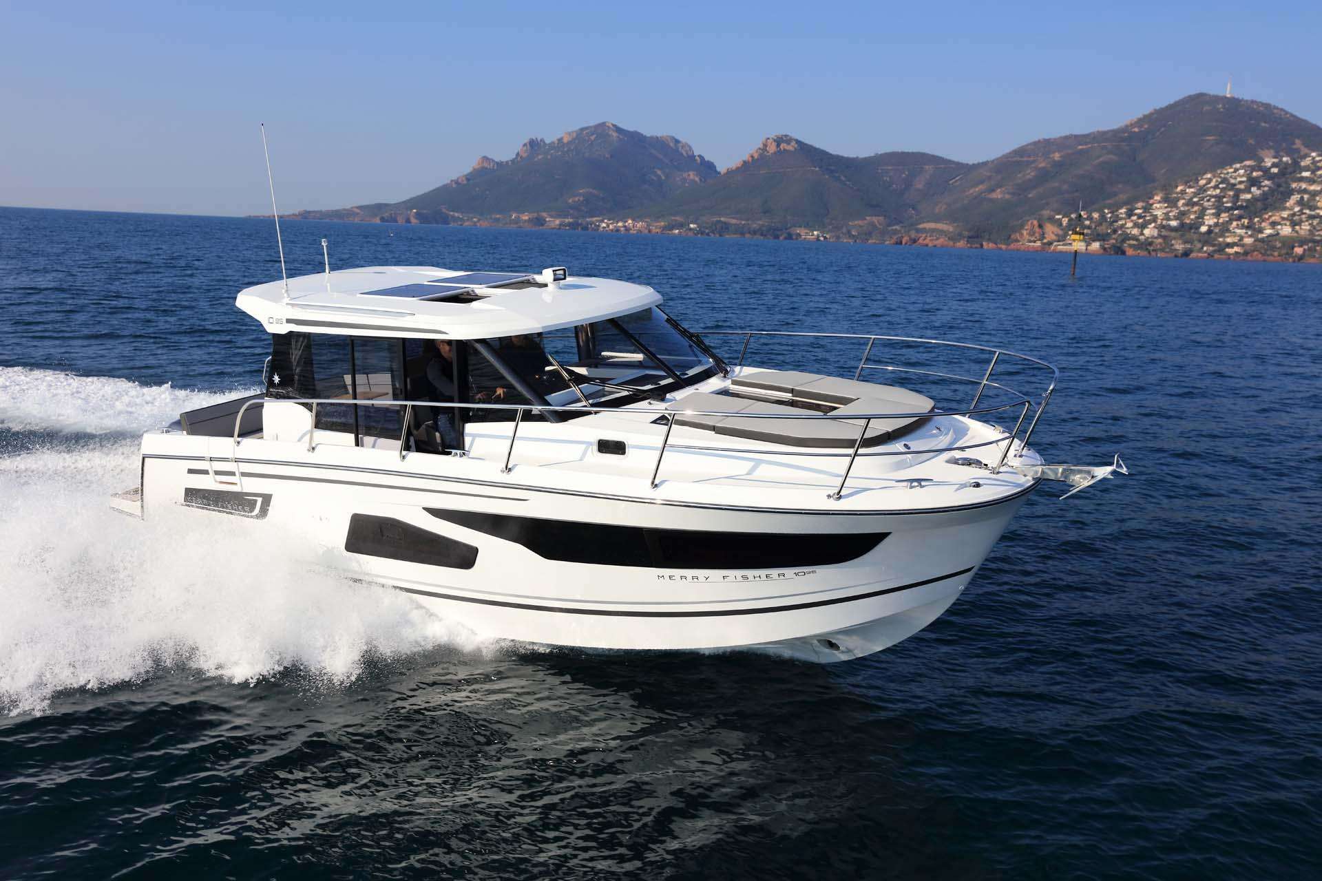 Jeanneau MERRY FISHER 1095
