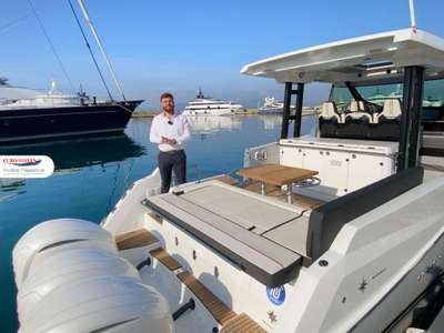 Barca JEANNEAU CAP CAMARAT 12.5 WA nuovo Francia