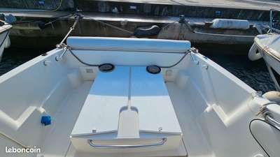 Barca JEANNEAU LEADER 705 usato Francia
