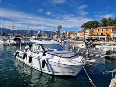 Barca JEANNEAU MERRY FISHER 795 usato Francia