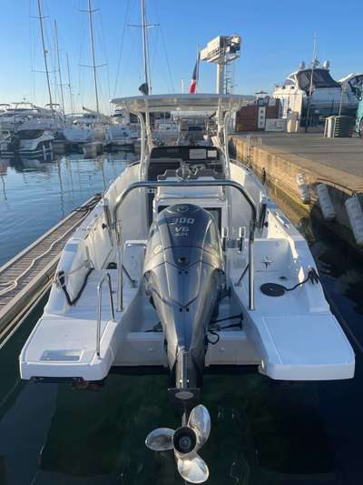 Barca JEANNEAU CAP CAMARAT 7.5 CC SÉRIE 3 nuovo Francia