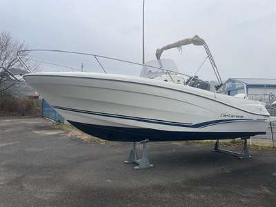 Barca JEANNEAU CAP CAMARAT 7.5 CC usato Francia