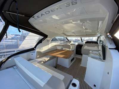 Barca JEANNEAU LEADER 36 usato Francia