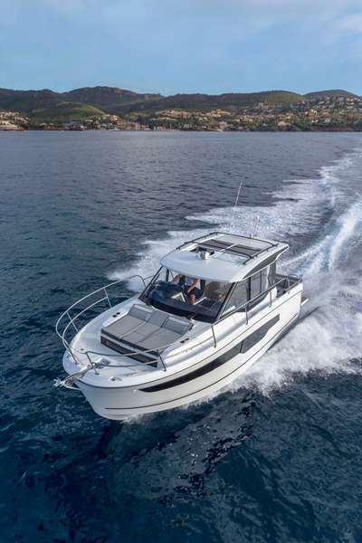 Barca JEANNEAU MERRY FISHER 895 nuovo Francia
