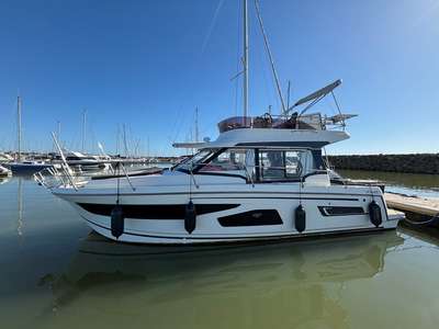 Barca JEANNEAU MERRY FISHER 1095 usato Francia