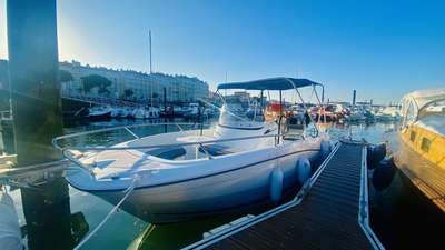 Barca JEANNEAU CAP CAMARAT 6.5 CC SÉRIE 3 usato Francia