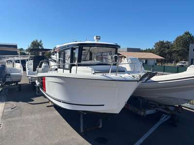 Barca JEANNEAU MERRY FISHER 695 SPORT SÉRIE 2 usato Francia