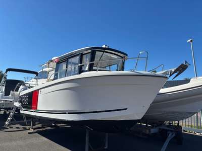 Barca JEANNEAU MERRY FISHER 695 SPORT SÉRIE 2 usato Francia