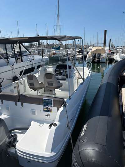 Barca JEANNEAU CAP CAMARAT 6.5 CC usato Francia