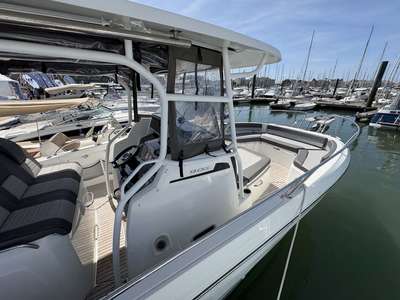 Barca JEANNEAU CAP CAMARAT 9.0 CC usato Francia