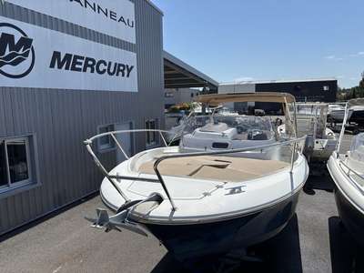 Barca JEANNEAU CAP CAMARAT 7.5 WA usato Francia