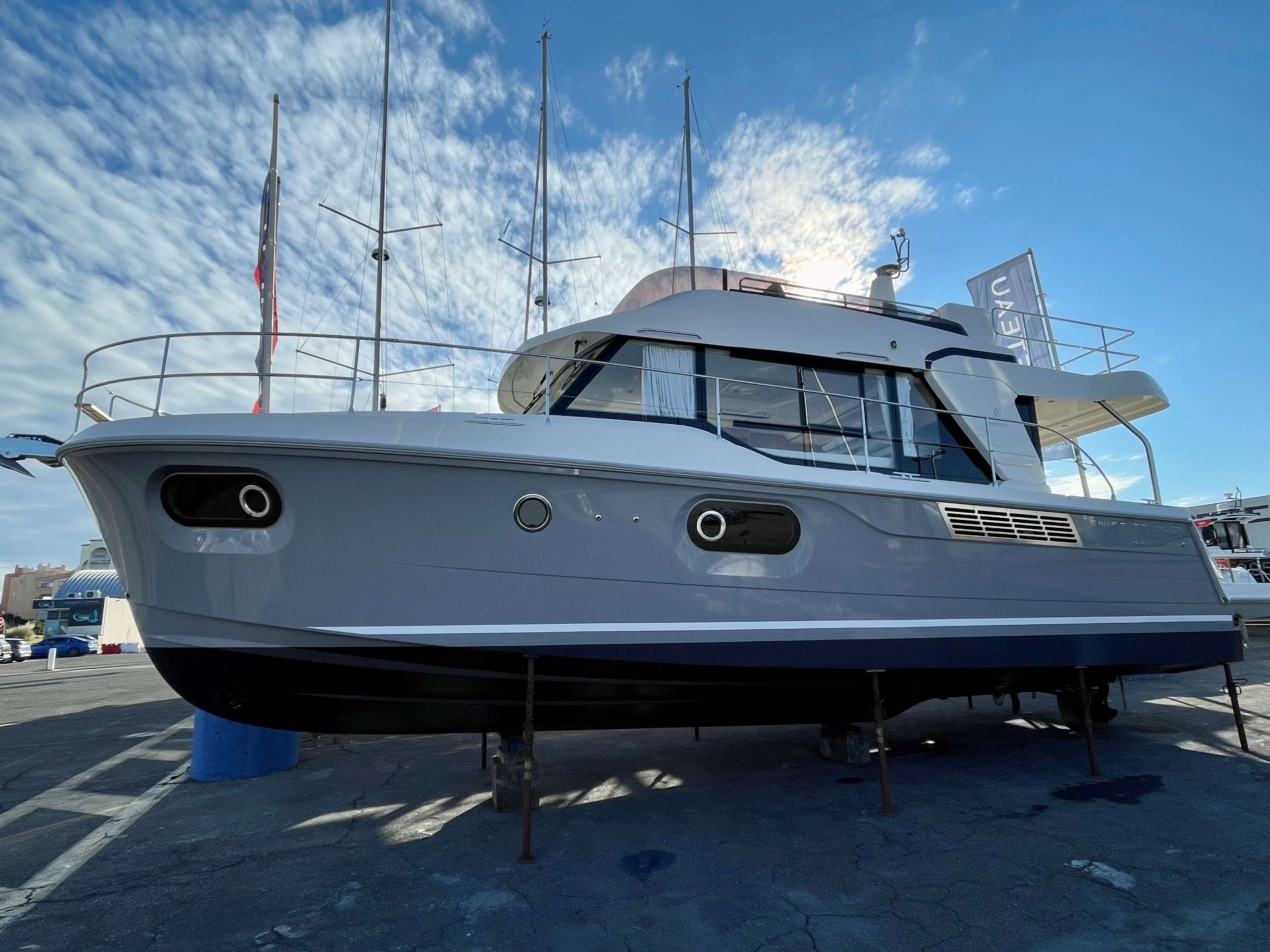 Beneteau SWIFT TRAWLER 41 FLY