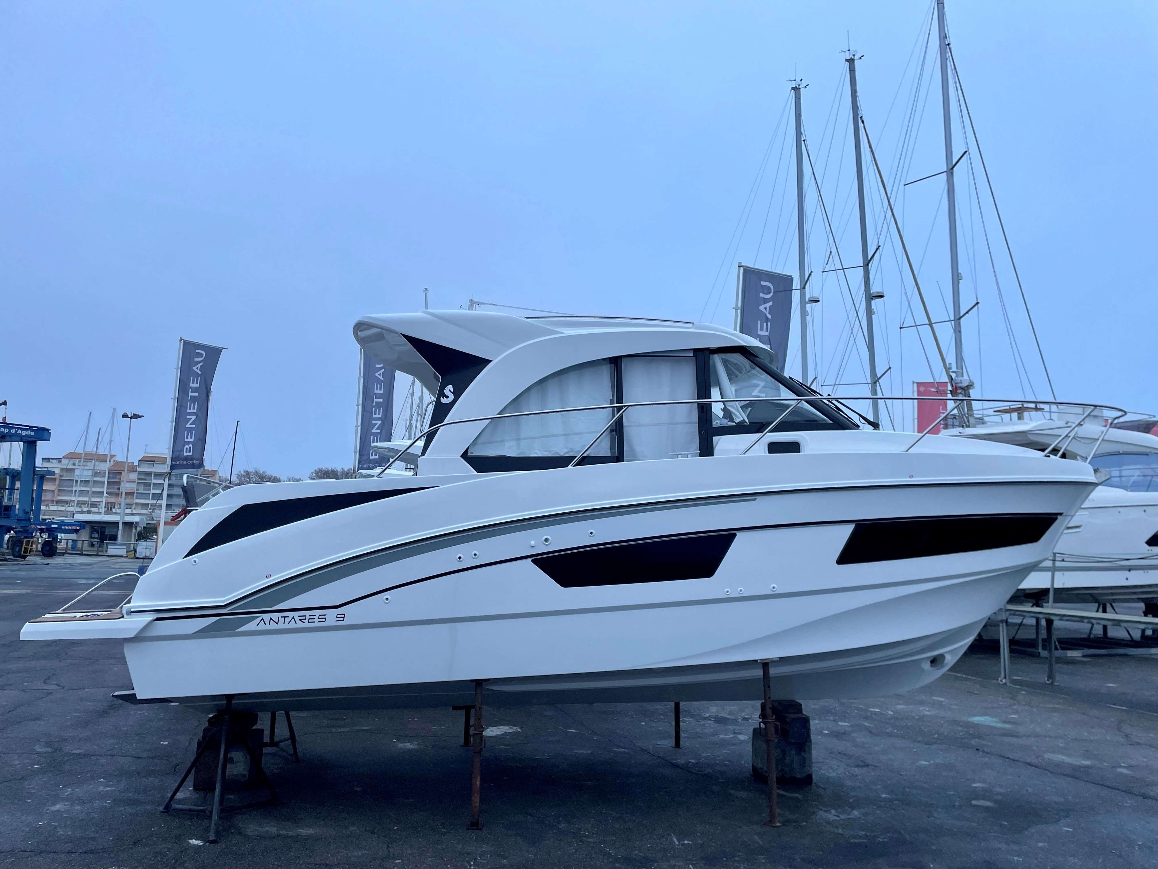 Beneteau ANTARES 9 OB