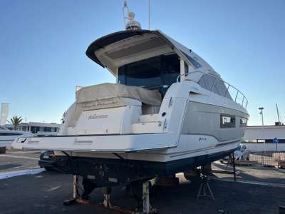 Barca JEANNEAU LEADER 46 usato Francia