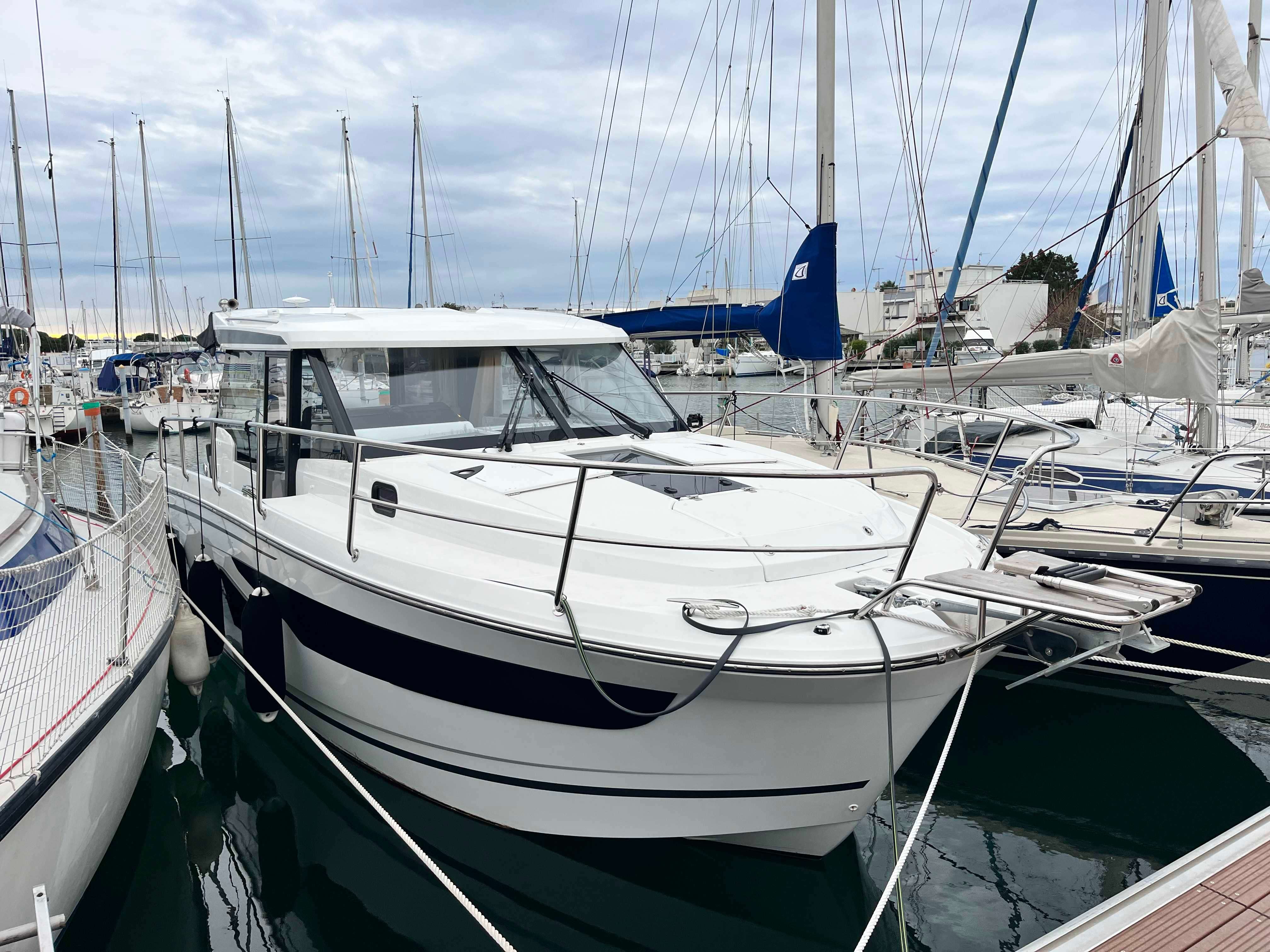 Jeanneau MERRY FISHER 1095