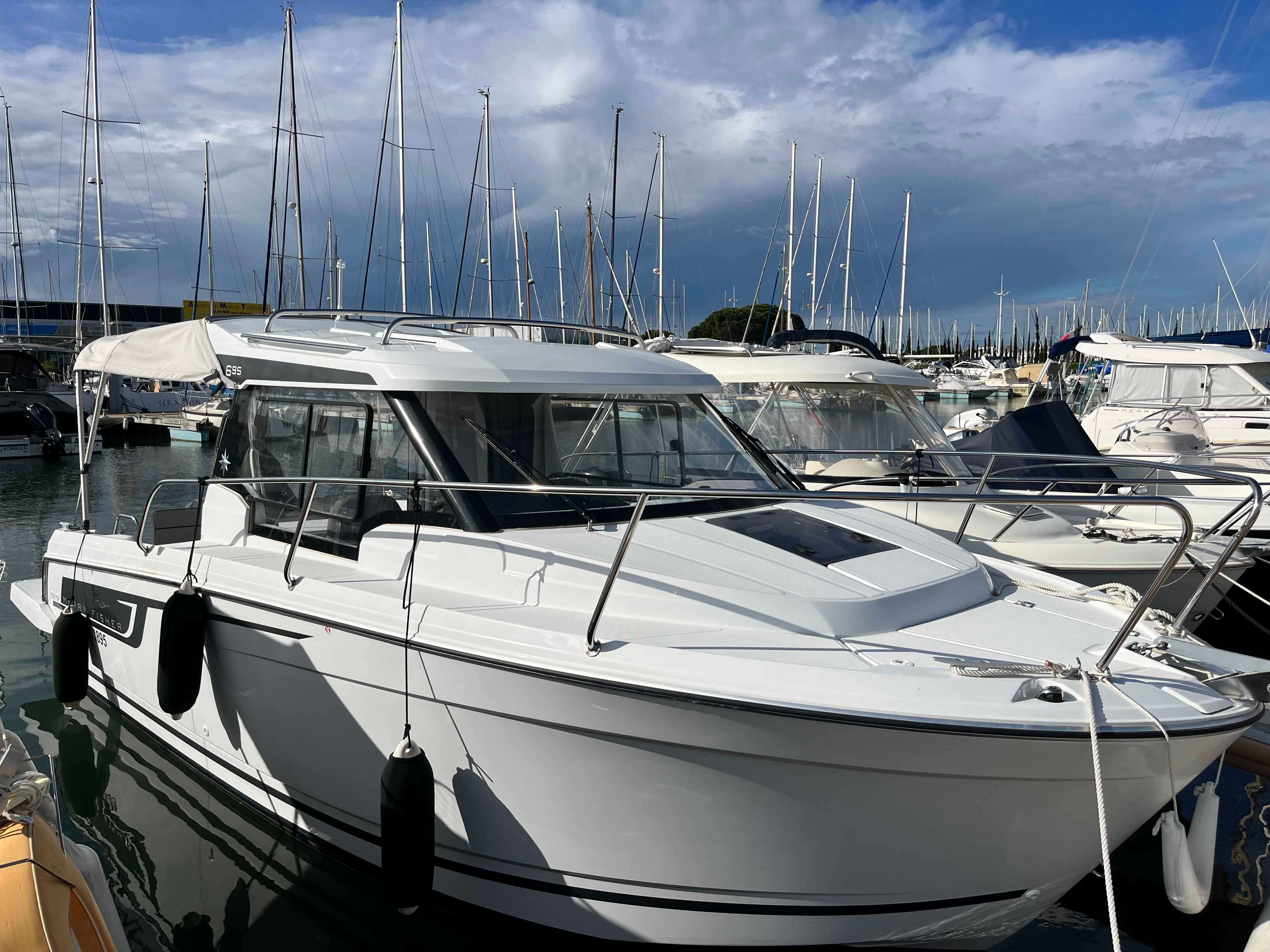 Jeanneau MERRY FISHER 695 SERIE 2