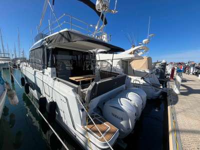 Barca JEANNEAU MERRY FISHER 1295 FLY usato Francia