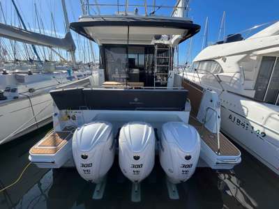 Barca JEANNEAU MERRY FISHER 1295 FLY usato Francia