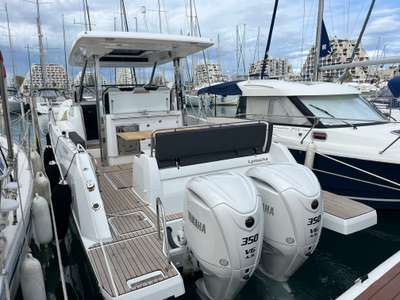 Barca JEANNEAU CAP CAMARAT 10.5 WA usato Francia