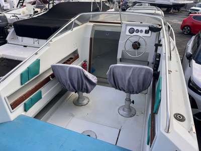 Barca JEANNEAU LEADER 550 usato Francia