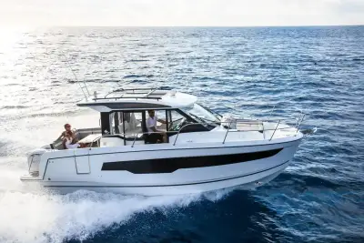 Barca JEANNEAU MERRY FISHER 895 nuovo Regno Unito