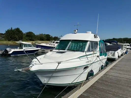 2003 Jeanneau MERRY FISHER 805
