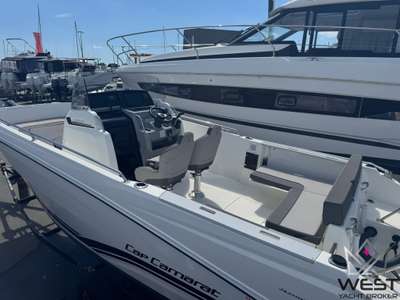 Barca JEANNEAU CAP CAMARAT 7.5 CC SÉRIE 3 usato Francia