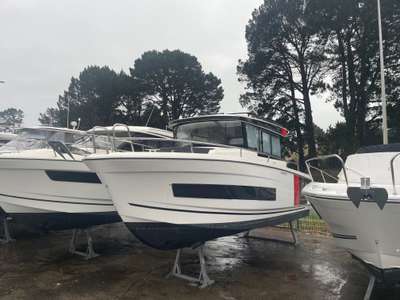 Barca JEANNEAU MERRY FISHER 895 SPORT SÉRIE 2 usato Francia