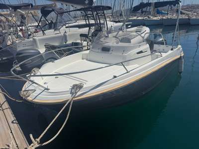 Barca JEANNEAU CAP CAMARAT 5.5 WA SÉRIE 2 usato Francia