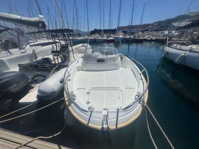 Barca JEANNEAU CAP CAMARAT 5.5 WA SÉRIE 2 usato Francia