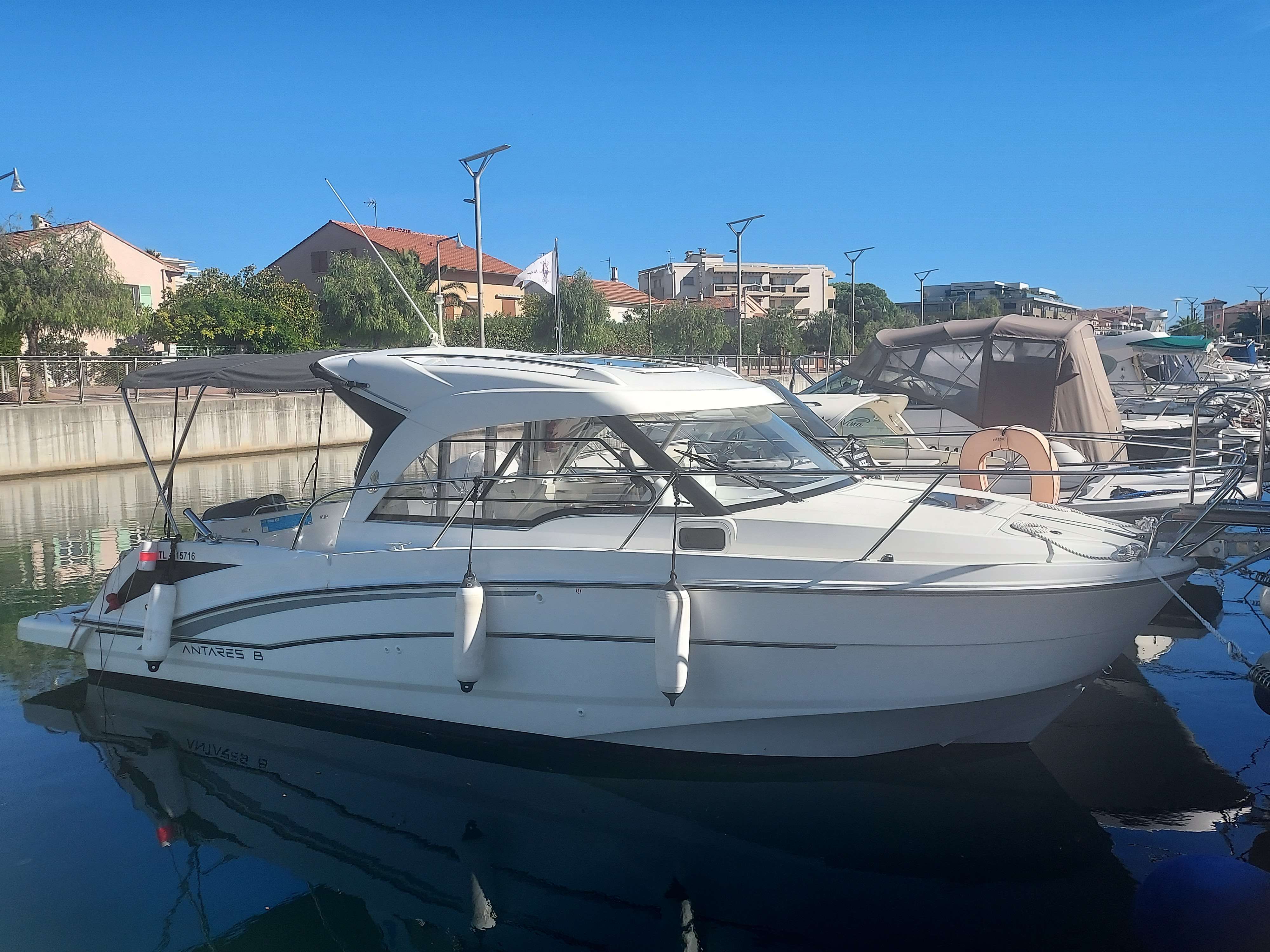 Beneteau ANTARES 8 OB