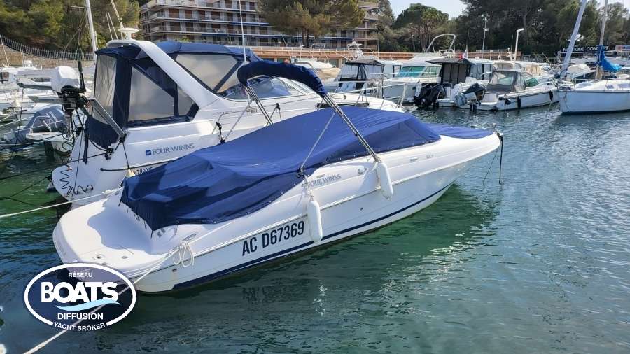 Four Winns HORIZON 260