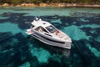 Barca JEANNEAU DB 37 IB nuovo Germania