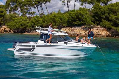 Barca JEANNEAU MERRY FISHER 795 nuovo Francia