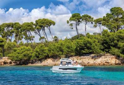 Barca JEANNEAU MERRY FISHER 795 nuovo Francia