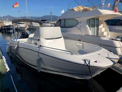 Barca JEANNEAU CAP CAMARAT 7.5 CC SÉRIE 3 usato Francia